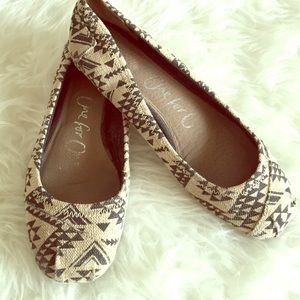 TOMS tribal print flats