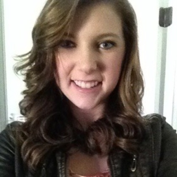Meet your Posher, Abby - Picture 1 of 1