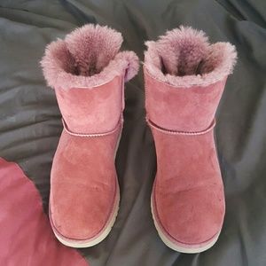 Pink uggs