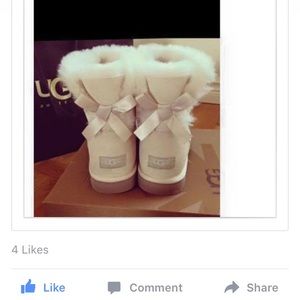ISO!!! This pair Cream mini bow uggs size 8-9
