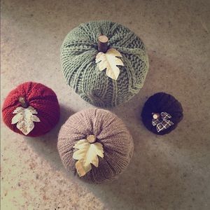 Knitted decorative pumpkins