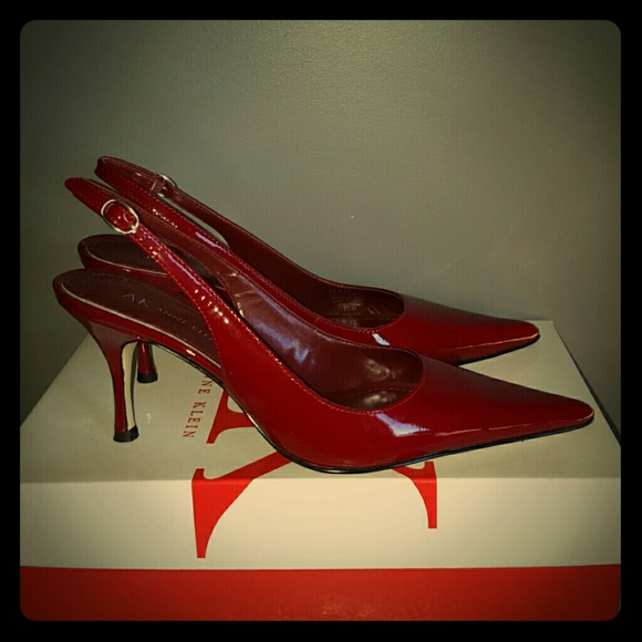 Red slingbacks