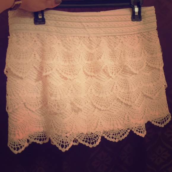 Lace mini skirt