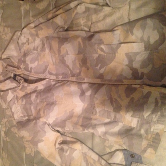 brand new Tommy Hilfiger camo jacket
