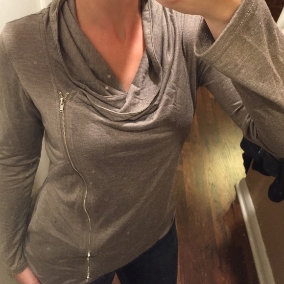 Perfect fall top - Picture 2 of 4