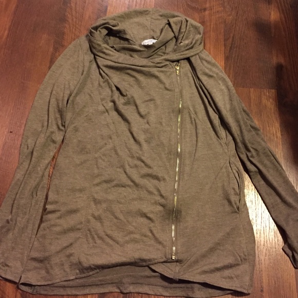 Perfect fall top - Picture 3 of 4