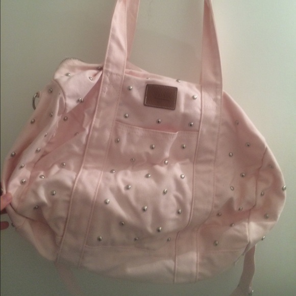 VS pink duffle bag 👉🏼FINAL PRICE👈🏼