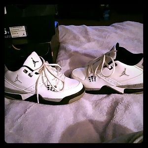 Size 4.5y = 6 womens Jordan sneakers.