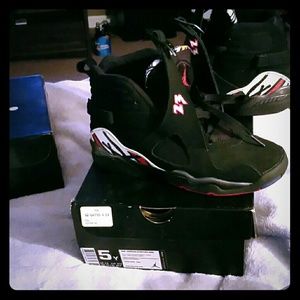 Size 5y = 6.5 in womens Jordans.