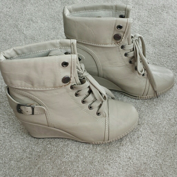 Nude wedge booties