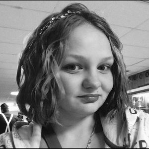 Meet your Posher, Courtney