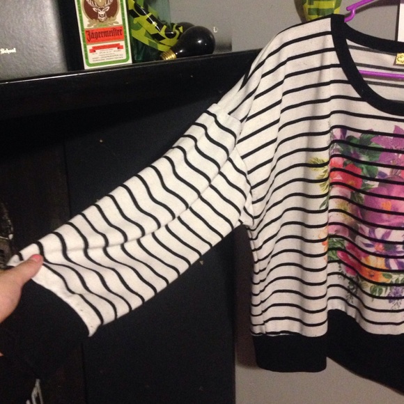 OVERSIZED STRIPED GRAPHIC SWEATER (forever young) - Picture 3 of 4
