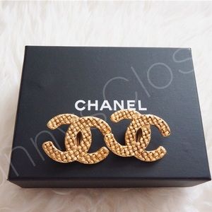 Chanel 1992 XL vintage gold clip on cc earrings