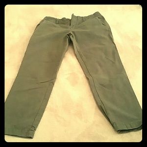 Banana Republic  olive capri pant