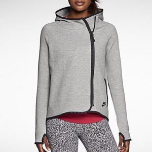 Nike women's tech fleece cape