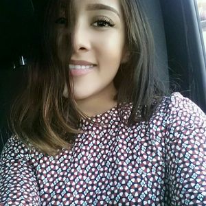 Meet your Posher, Valeria