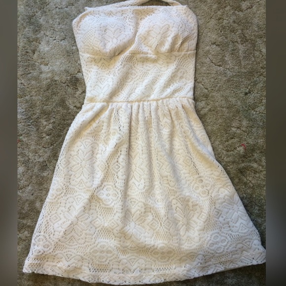 Cream dress - Picture 2 of 3