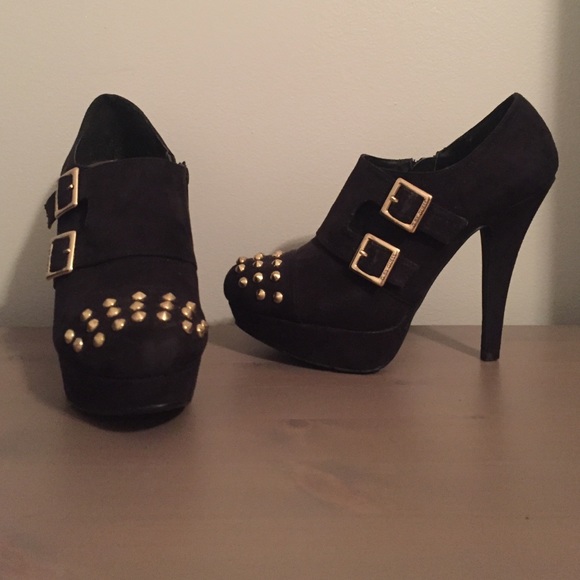 Guess black booties size 7 - Picture 2 of 4