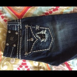 PRICE DROPPED! 💸 Miss Me Capris.