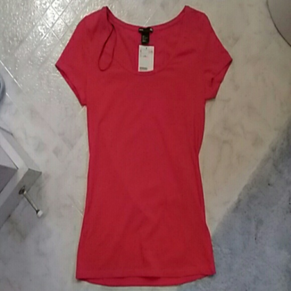 Small H&M basic bright red tee shirt NWT - Picture 2 of 2