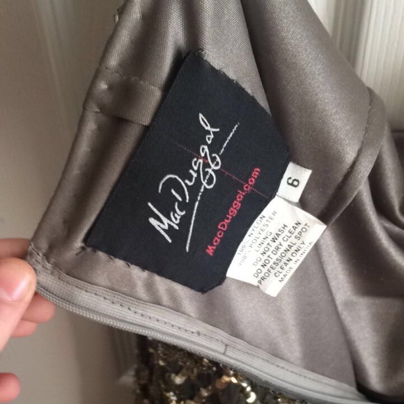 Beautiful Mac Duggal - Picture 2 of 4