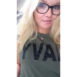 Meet your Posher, Maddy