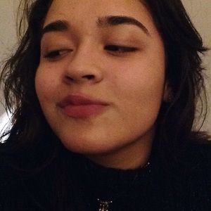 Meet your Posher, Daniela