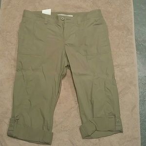 (NWT) Olive Green Capri Pants