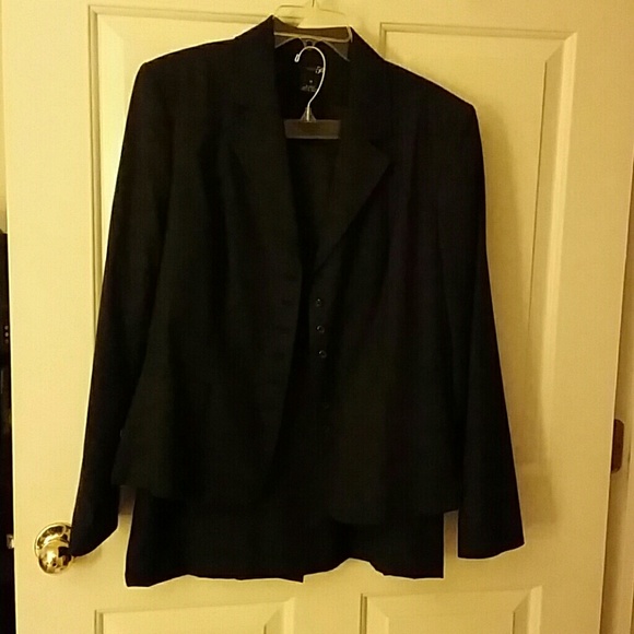 Dark Navy Blue Suit