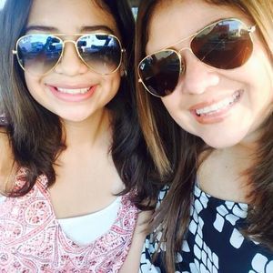 Meet your Posher, Debbie