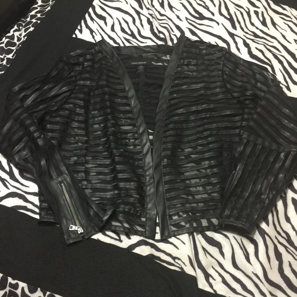 Blazer NWOT zipper less