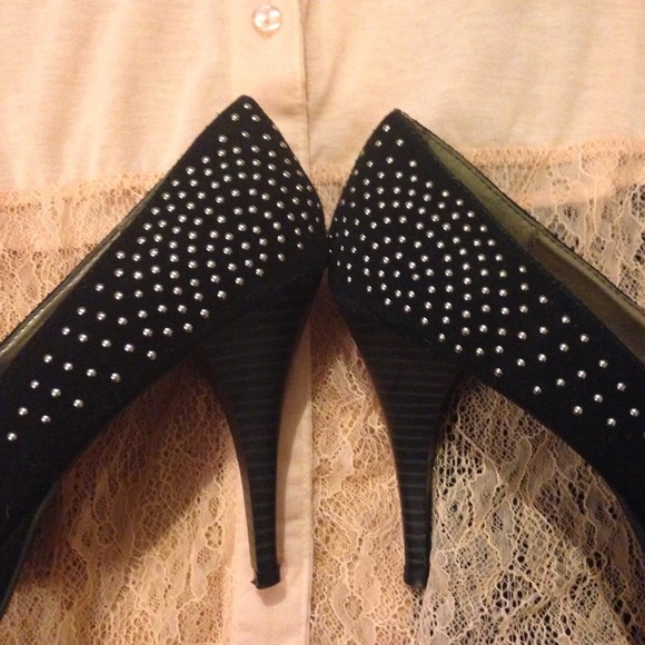 ❌DONATED❌Black Stud Pumps - Picture 2 of 4