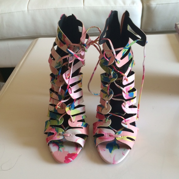 floral lace up heel sandals - Picture 3 of 5