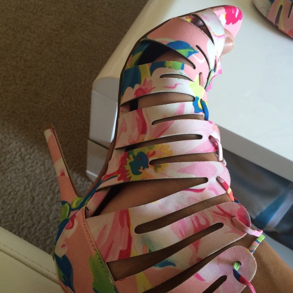 floral lace up heel sandals - Picture 5 of 5