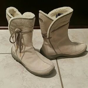 Patagonia Attlee tie boots, size 8, natural