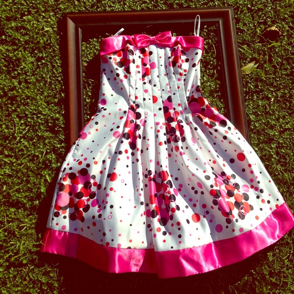 Dress - Picture 1 of 4