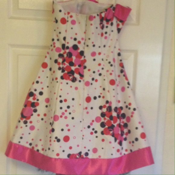 Dress - Picture 3 of 4