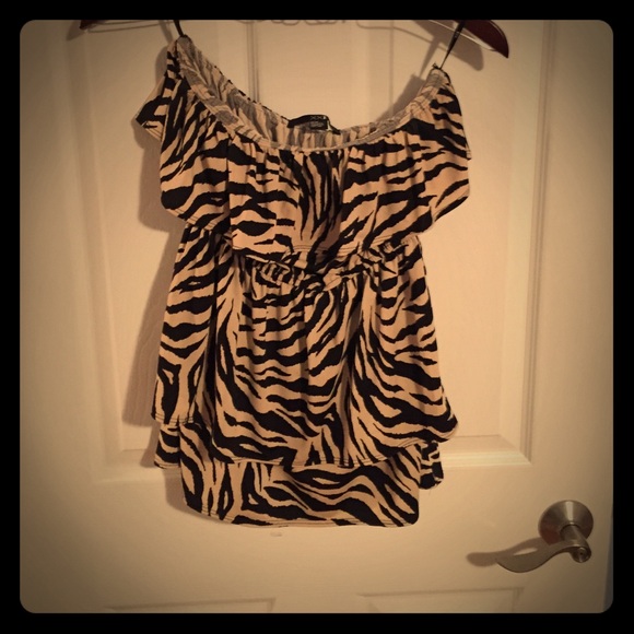 Strapless top. Excellent condition!