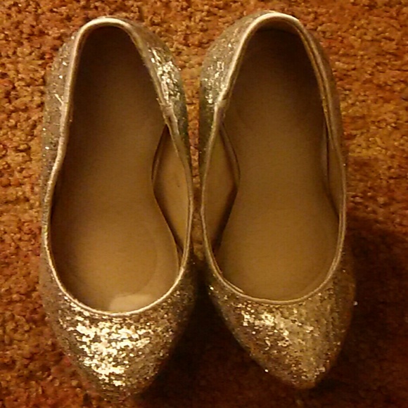 Silver heels - Picture 2 of 4