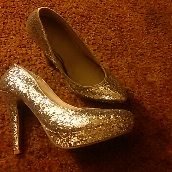 Silver heels - Picture 4 of 4