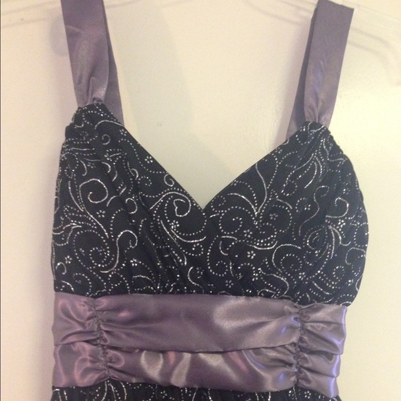 Dress - Picture 4 of 4