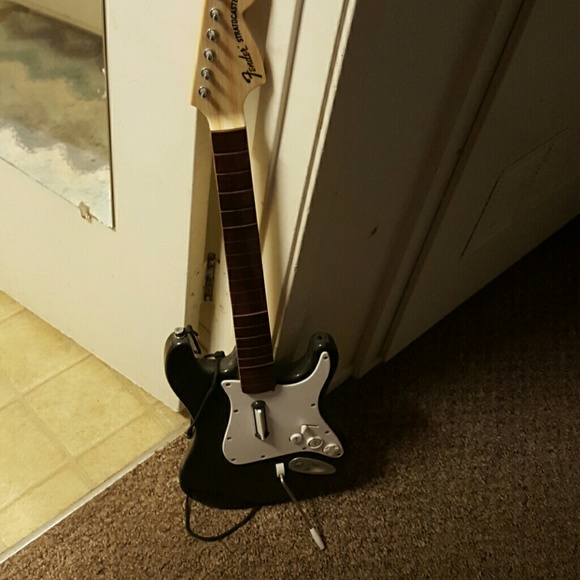 Guitar - Picture 2 of 2