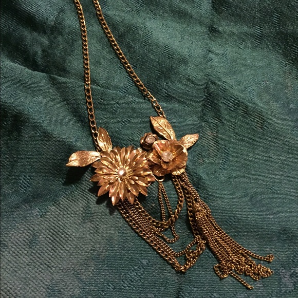 Floral necklace