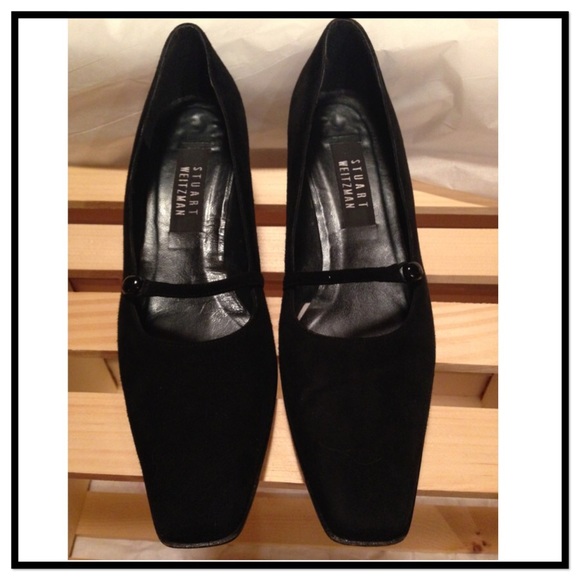 Stuart Weitzman blk suede pump low heel size 9AA. - Picture 7 of 10