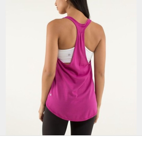 Gently used lululemon 105 degree singlet sz 8