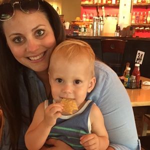 Meet your Posher, Caitlin