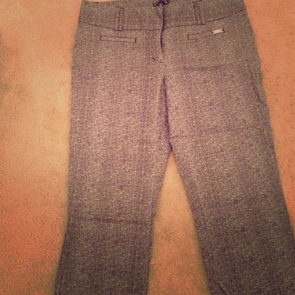 NEw with out tags Express capris!!