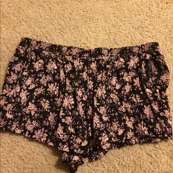 flowy floral f21 shorts