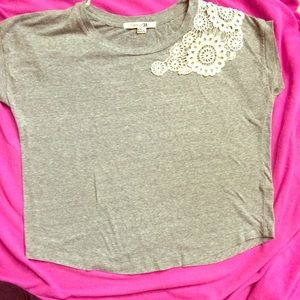 $5 SHIRT Lace shirt 🎀💜