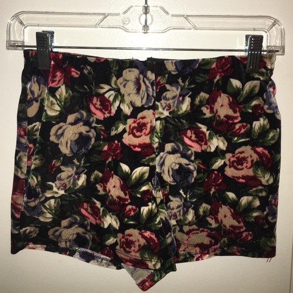Velvet shorts